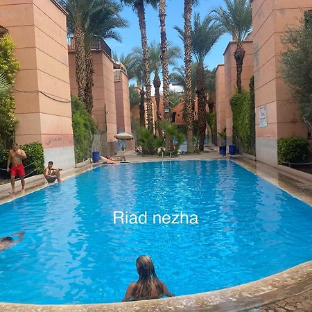 Riad Nezha Avec Jacuzzi Et 3 Piscines Au Coeur De Marrakesh Esterno foto