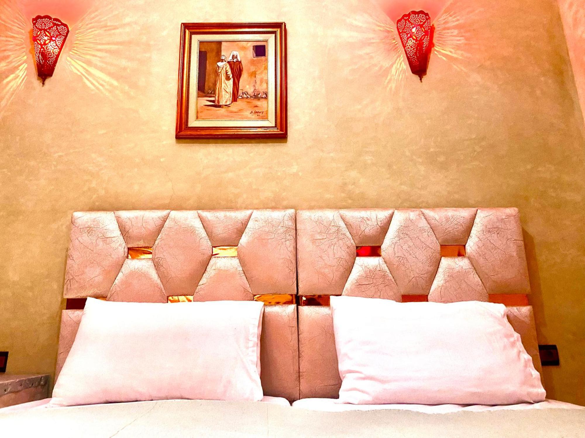Riad Nezha Avec Jacuzzi Et 3 Piscines Au Coeur De Marrakesh Esterno foto
