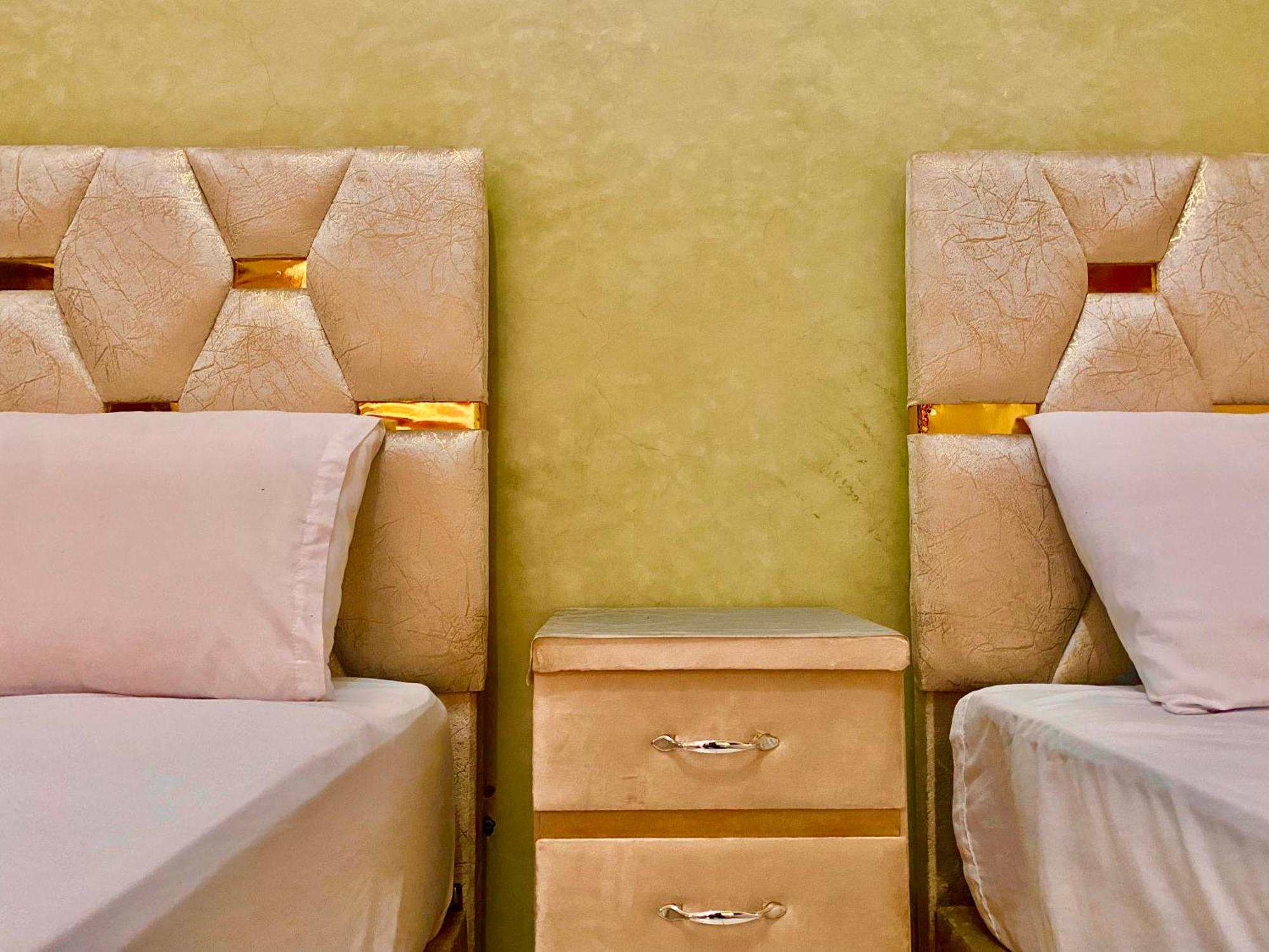 Riad Nezha Avec Jacuzzi Et 3 Piscines Au Coeur De Marrakesh Esterno foto