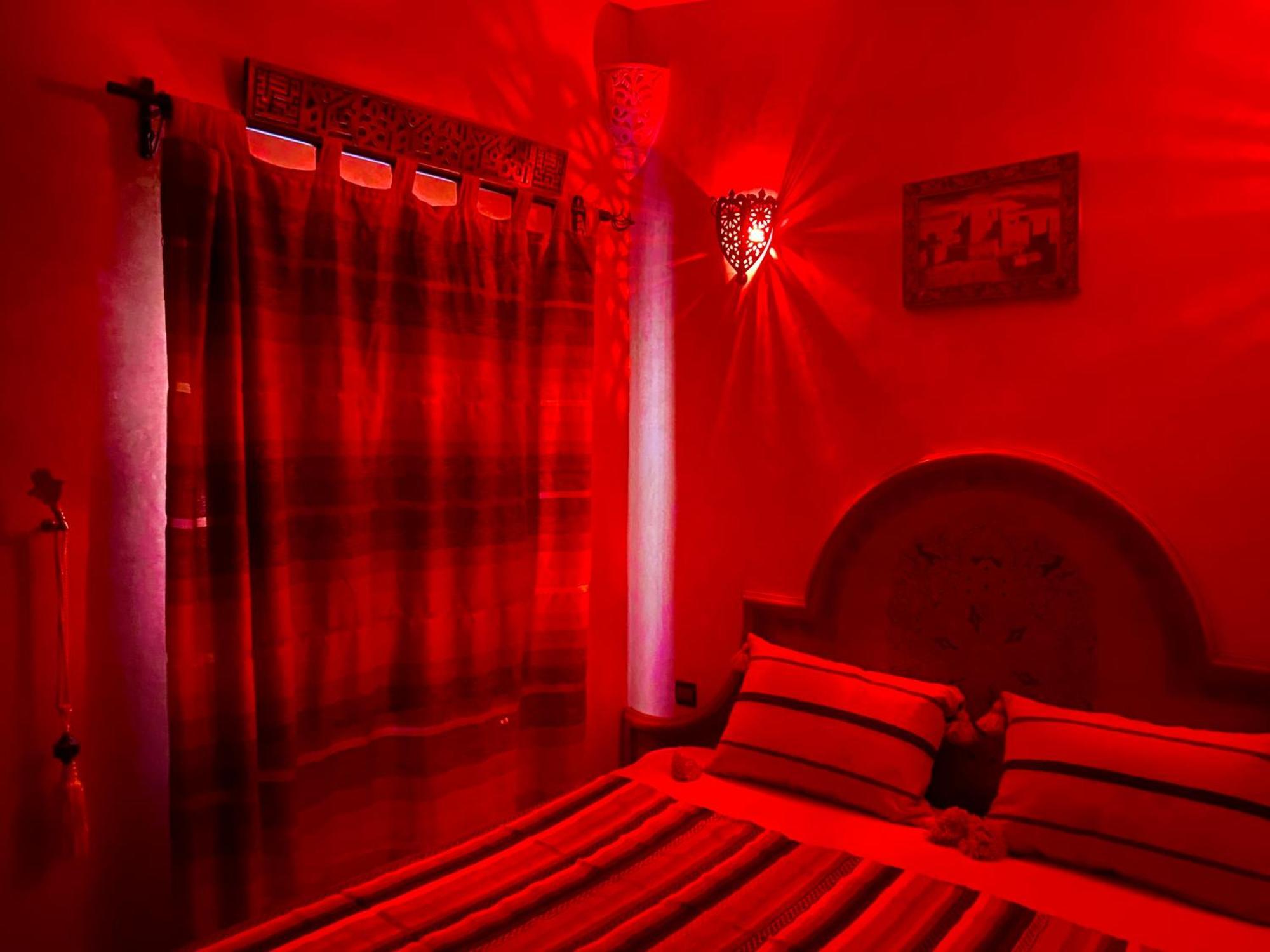 Riad Nezha Avec Jacuzzi Et 3 Piscines Au Coeur De Marrakesh Esterno foto