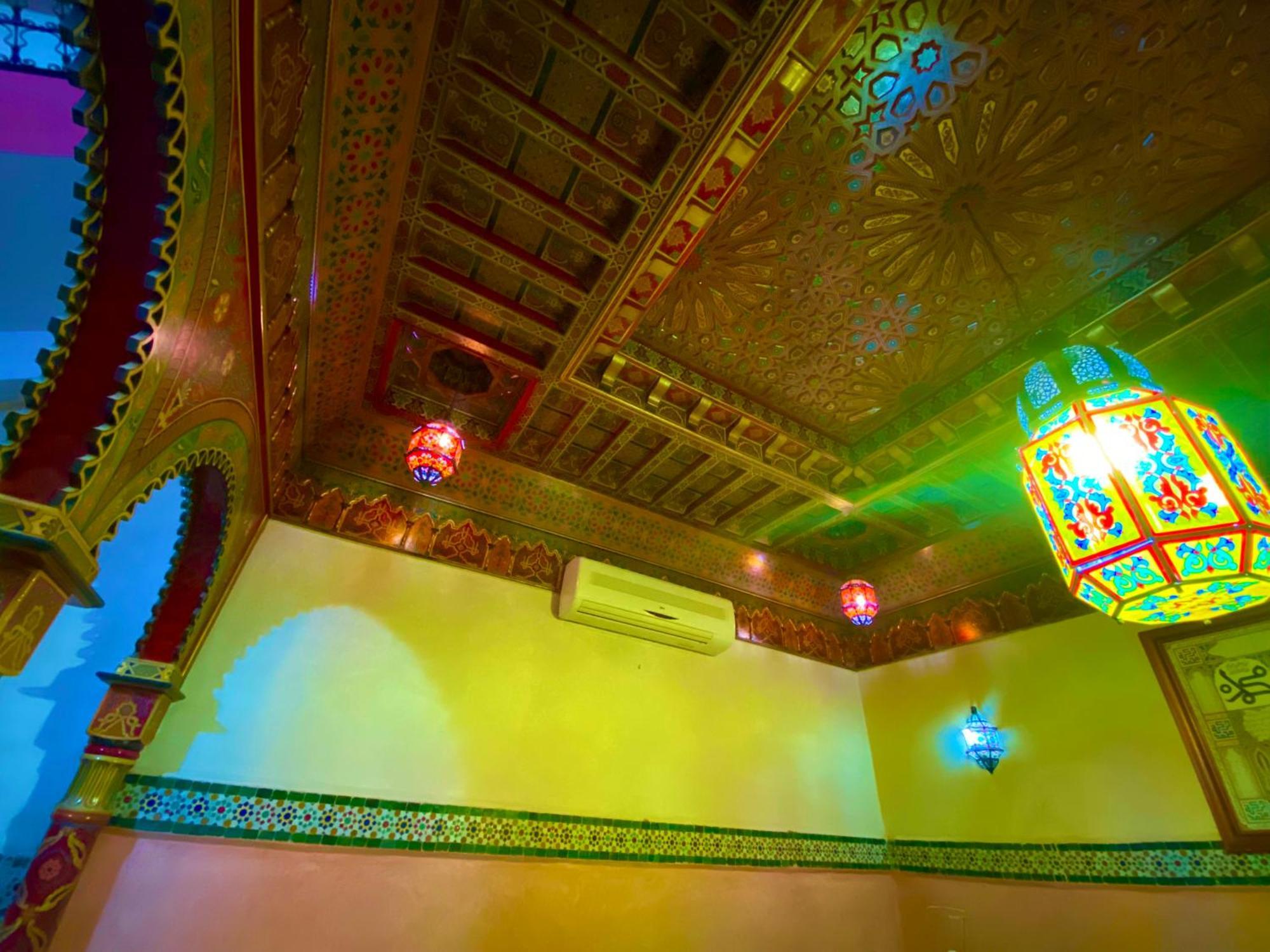 Riad Nezha Avec Jacuzzi Et 3 Piscines Au Coeur De Marrakesh Esterno foto