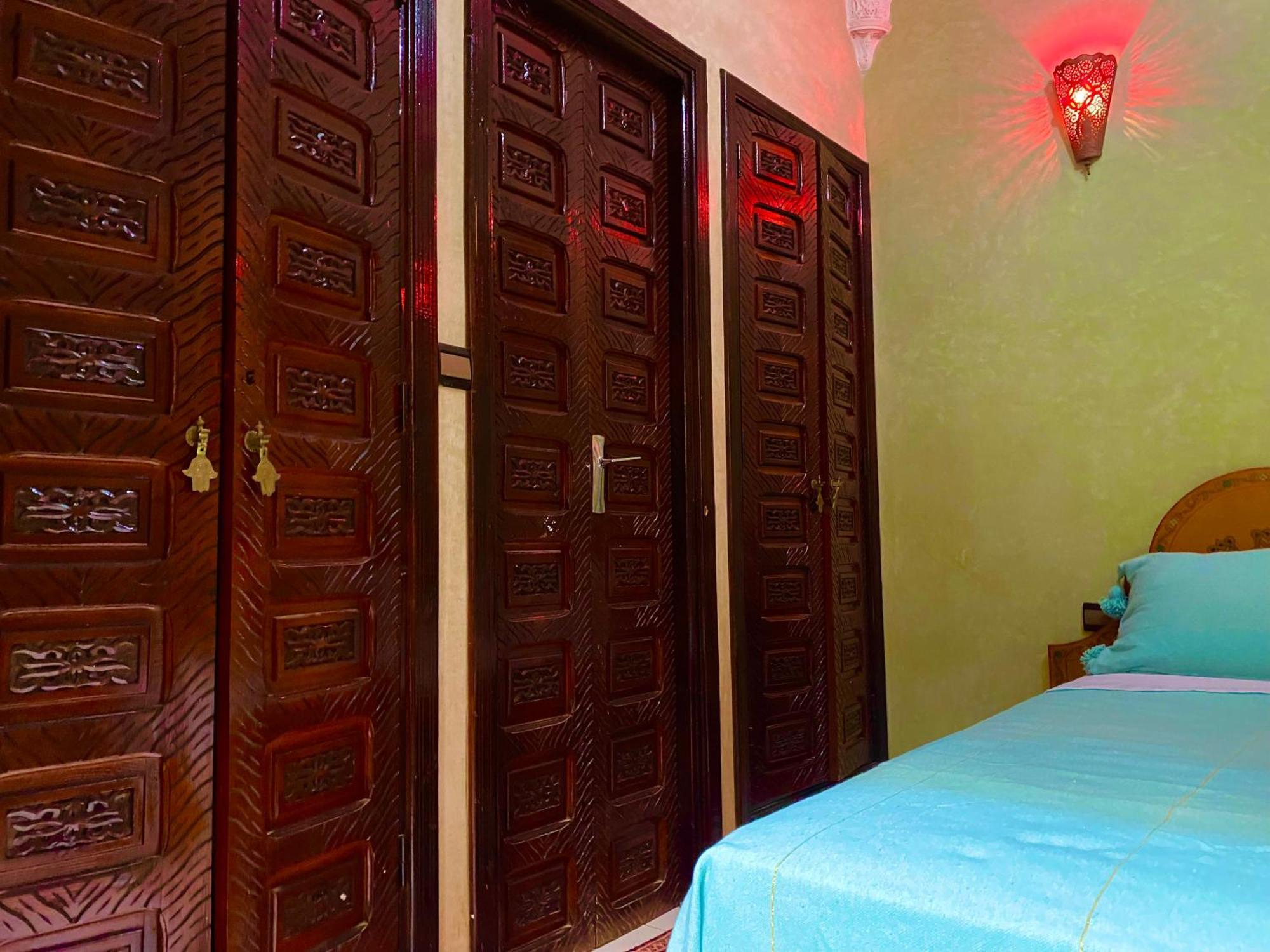 Riad Nezha Avec Jacuzzi Et 3 Piscines Au Coeur De Marrakesh Esterno foto