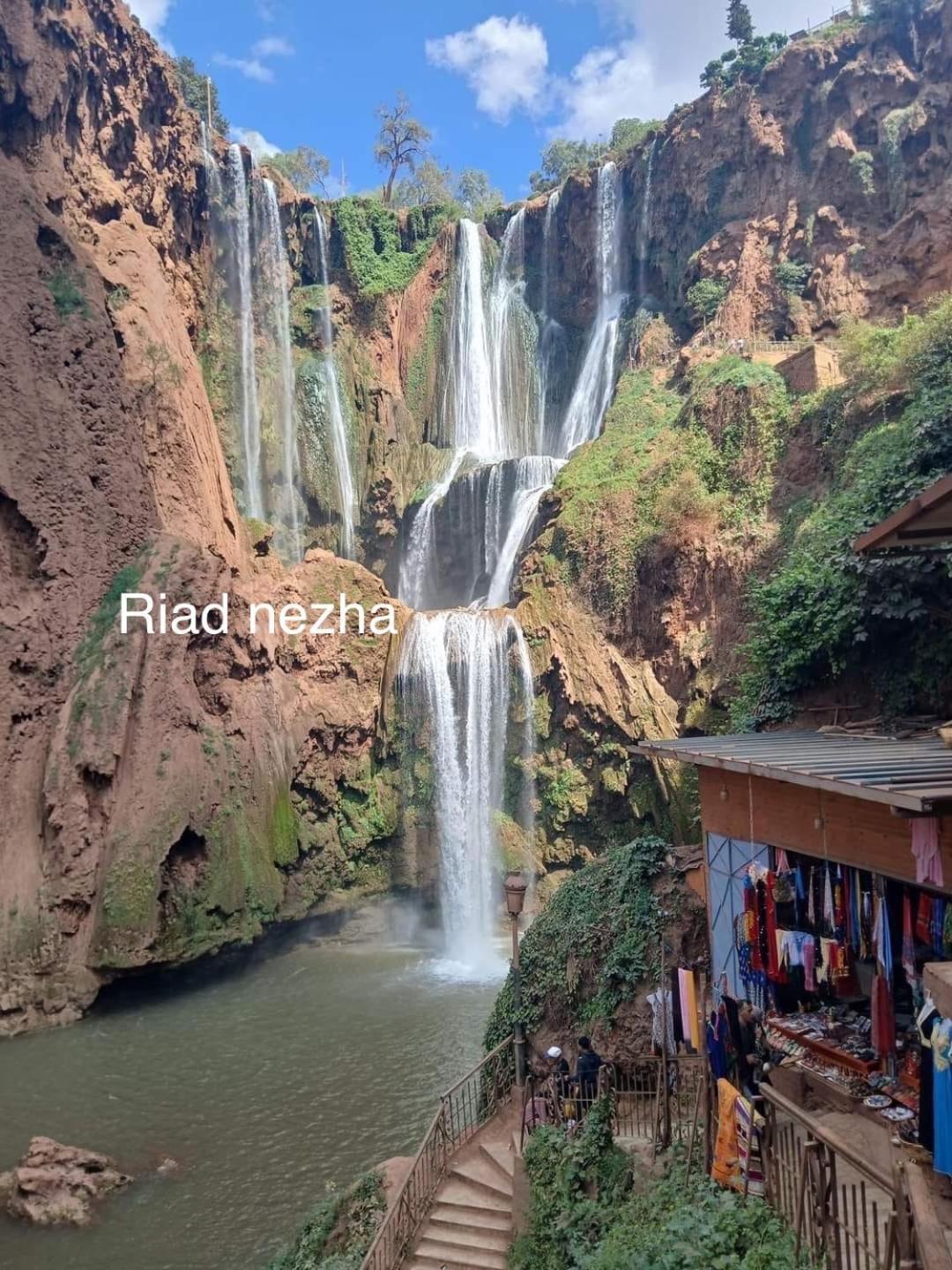 Riad Nezha Avec Jacuzzi Et 3 Piscines Au Coeur De Marrakesh Esterno foto