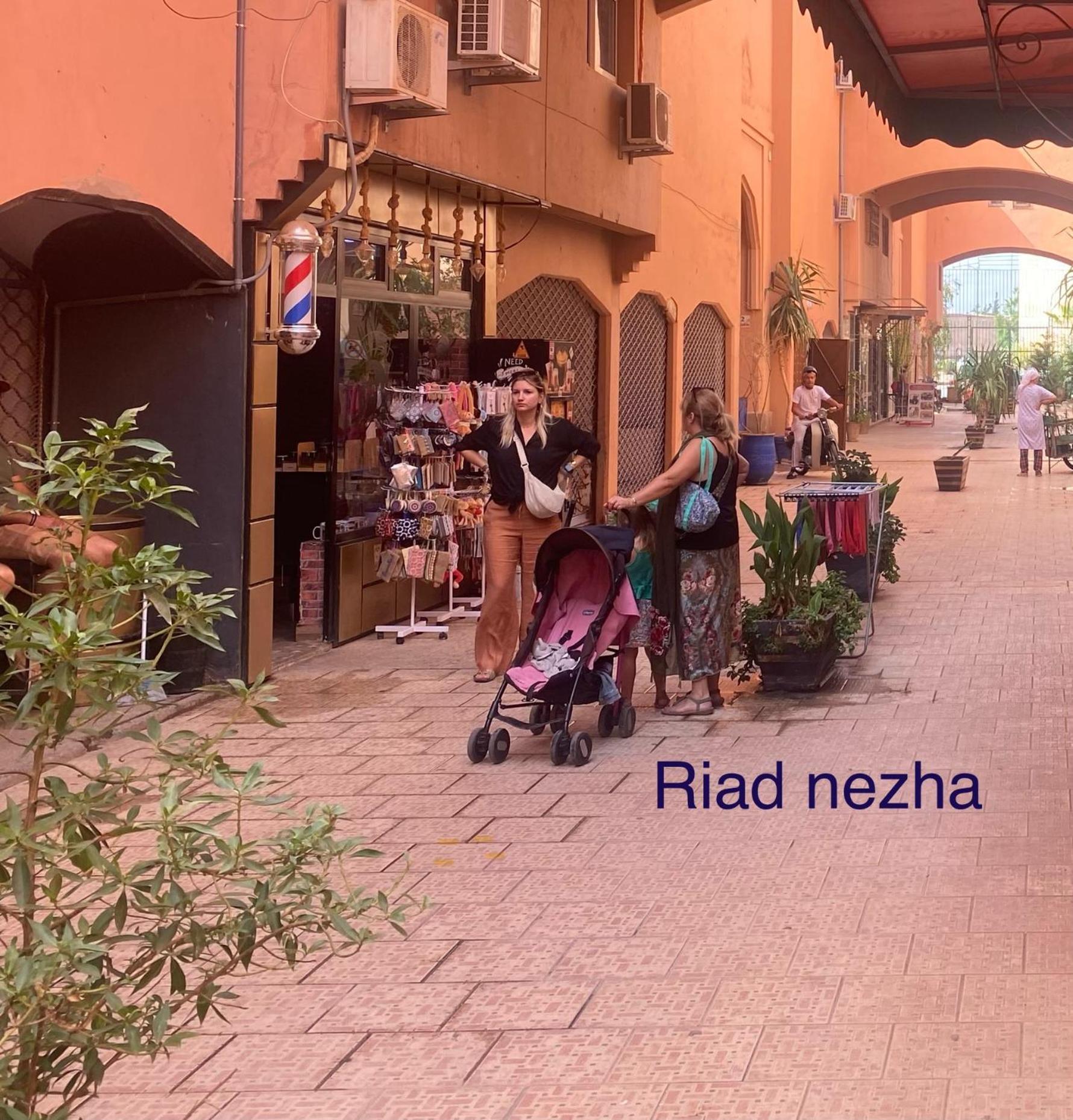 Riad Nezha Avec Jacuzzi Et 3 Piscines Au Coeur De Marrakesh Esterno foto
